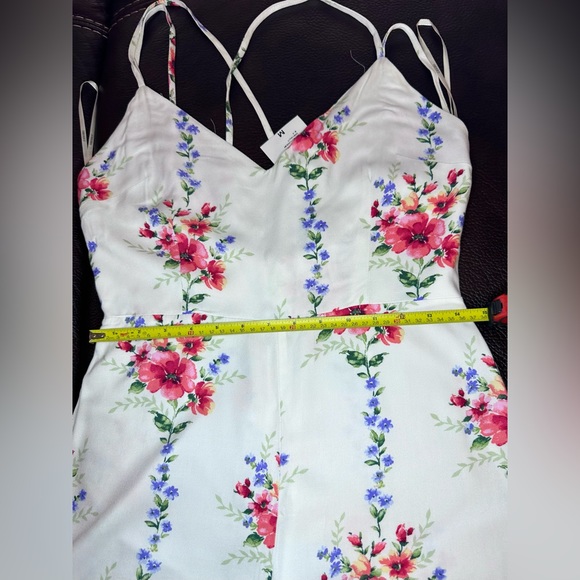 Forever 21 Women's Floral Print Wide-Leg
Jumpsuit in White , MEDIUM - Picture 5 of 17